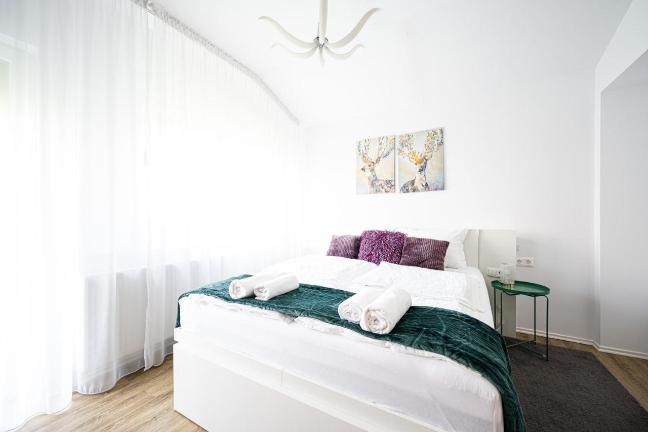 Saint Seven Apartman Szeged Kültér fotó